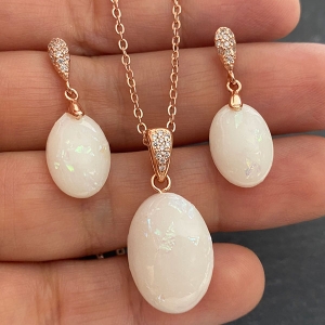 Breastmilk jewelry - a new way to treasure your memories forever
